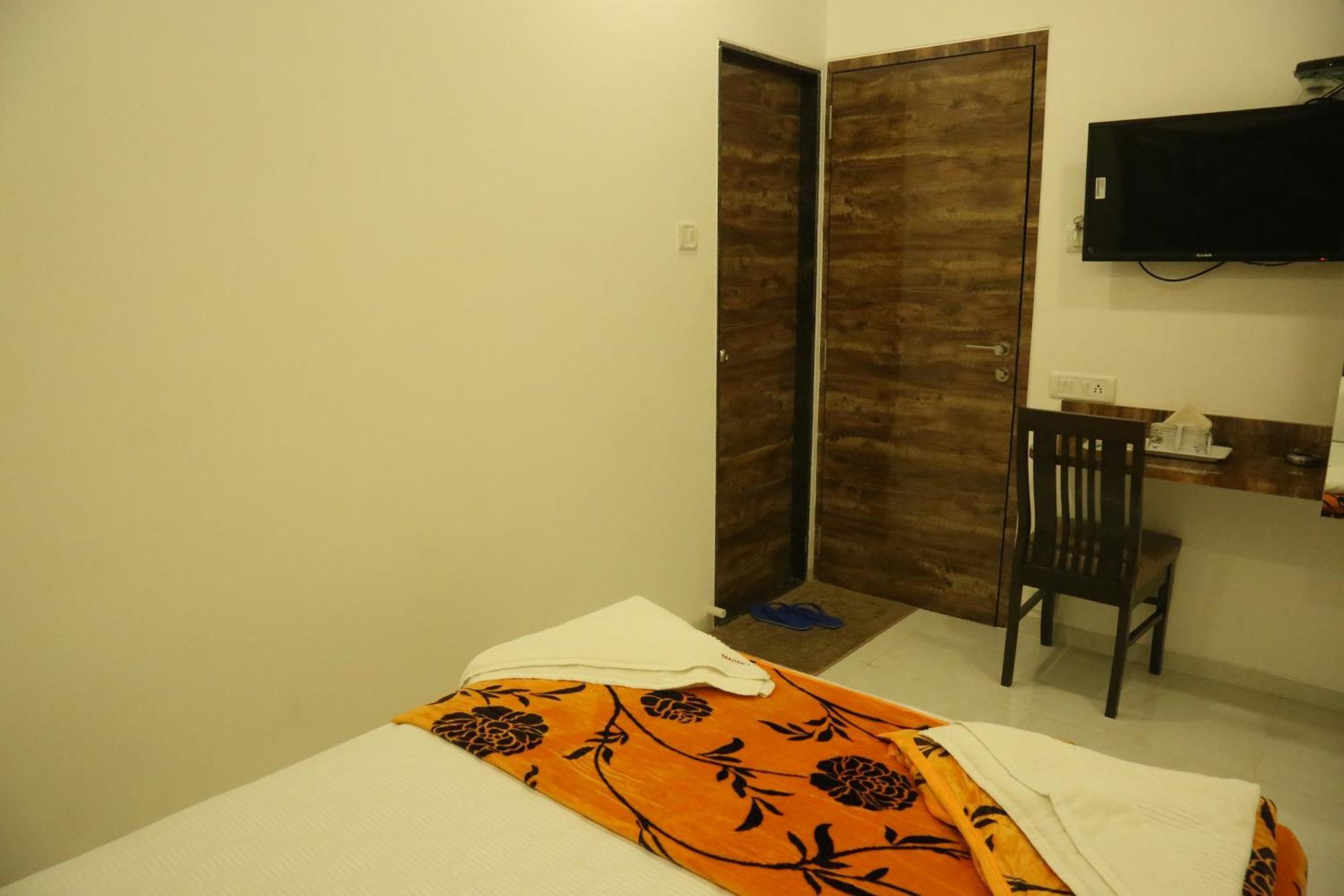 Hotel Magnum Airport T-2 Mumbai